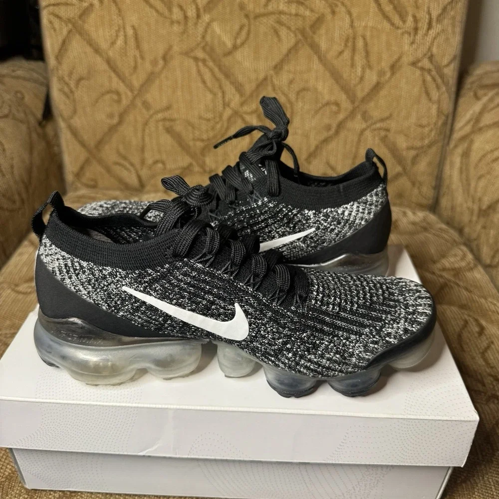 Nike Air‎ VaporMax Flyknit 3 Oreo Womens Size 7 Black Running Shoes Sneakers